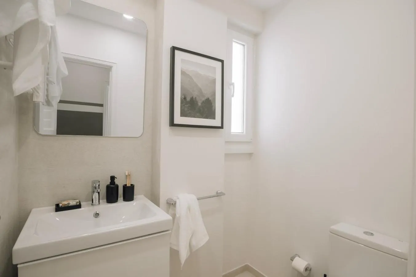 Arne - 3 Bedrooms In Alvalade Lisbona 0*,