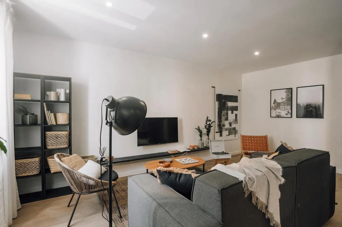 Arne - 3 Bedrooms In Alvalade Lisbona