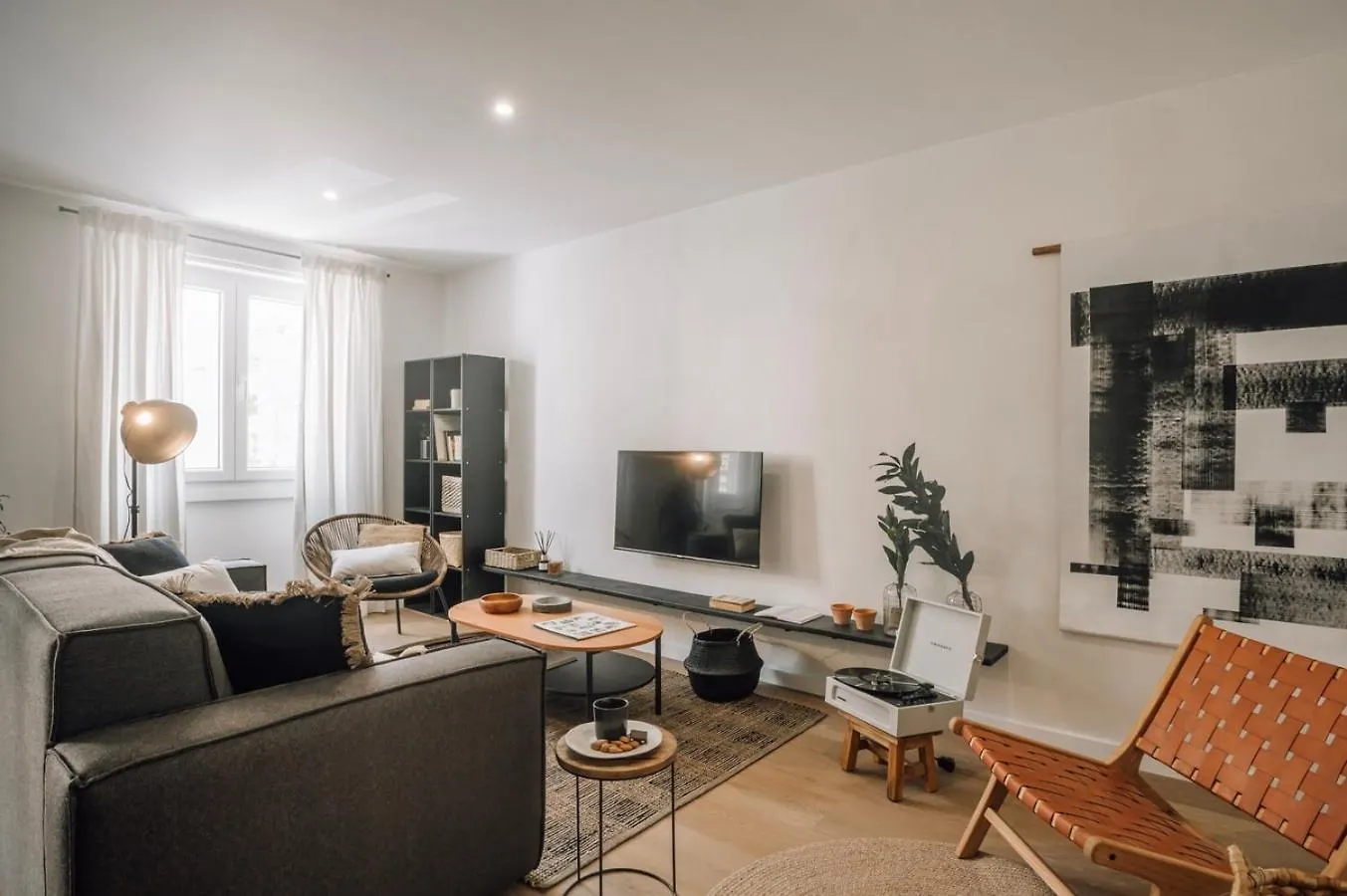 Arne - 3 Bedrooms In Alvalade Lisbon Portugal